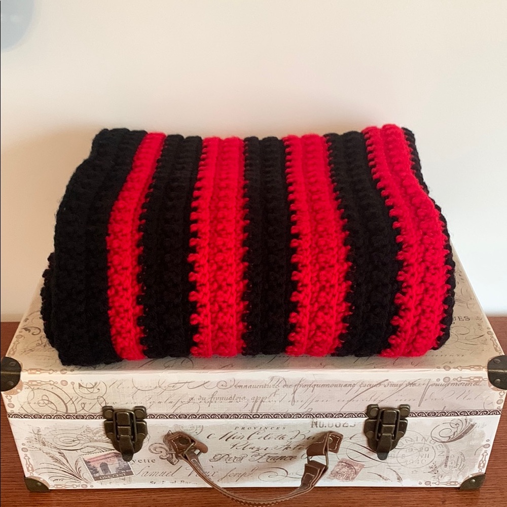 Striped Knitted Baby Blanket (Red & Black)